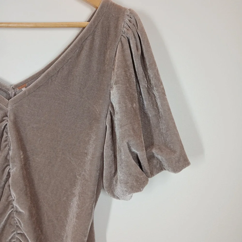 Free People Top Women's 0 Tan Velvet Ruched Puff Sleeve Stretch